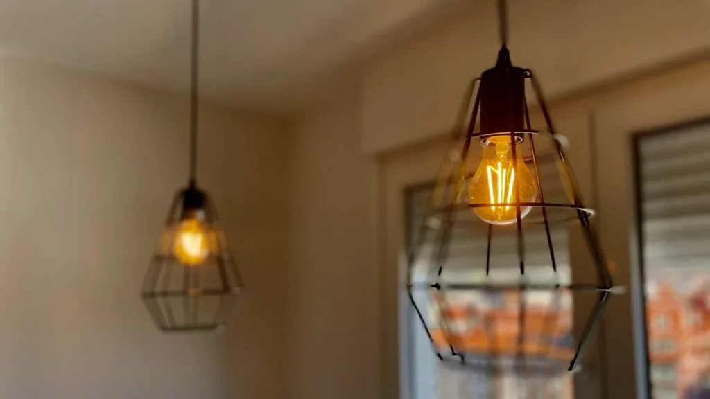 Crea un hogar inteligente con las mejores bombillas compatibles con Alexa